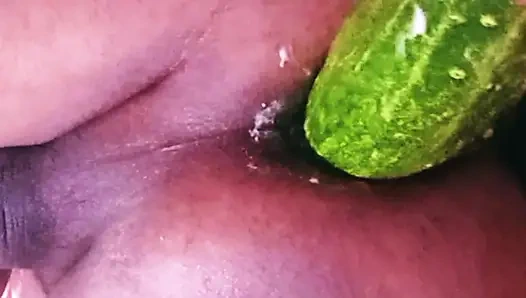 Deshi schwuler junge lutscht die muschi ihrer mutter.