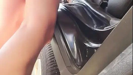 pagi-pagi sama wanita hot di taman umum