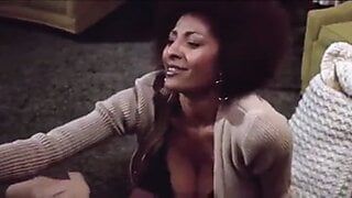 Pam Grier Coffy - compilação (curta)