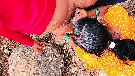 Orman açık havada Hintli desi köyü yenge seksi görünüyor ateşli oğlan arazisi, açık havada köyde oral seks dölleme - ateşli kız oral seks mms.