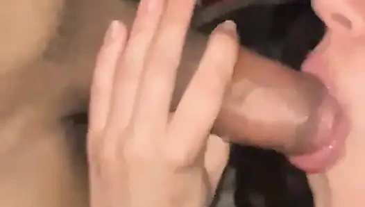 Amunet mengisap dan menunggangi menyamping!! Enak bang1