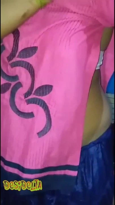 Desi aunty stripping her tops