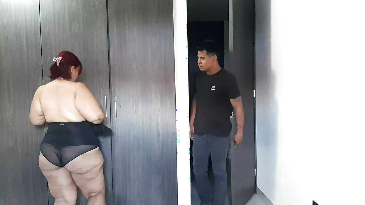 Milf bbw gives the fuck gets very horny with her stepson