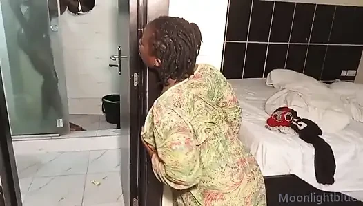 Tante seksi afrika dengan pantat bahenol yang lagi sange berat dientot habis-habisan sama kontol besar pria kulit hitam