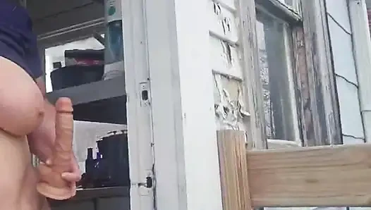 İri güzel kadın olgun sürtük mahalle için amına dildo sokuyor