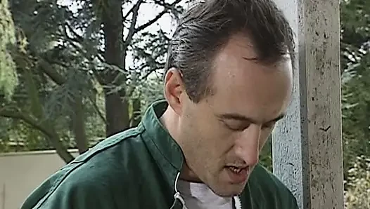 Alman genç seksi çoraplarla göt deliğini hocasına siktiriyor