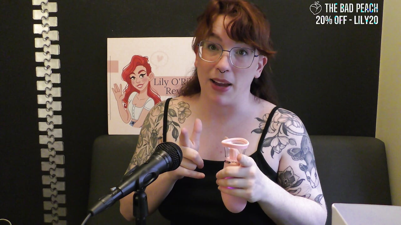 NSFW Review of the Honey Pistil Licking Vibrator From the Bad Peach