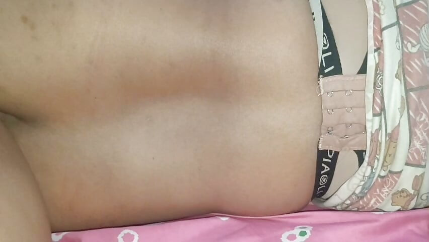 เมียเพื่อนใส่กระโปรง