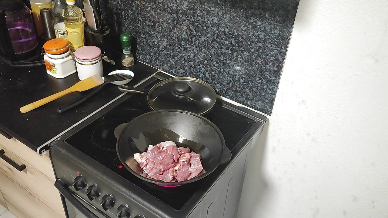 Erotic preparation of shurpa, I almost cum myself 2 times