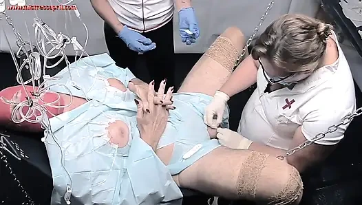 Dominatrix Mistress April - Cock into clit