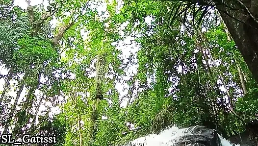 Sri lankan beautiful girl jungle fuck