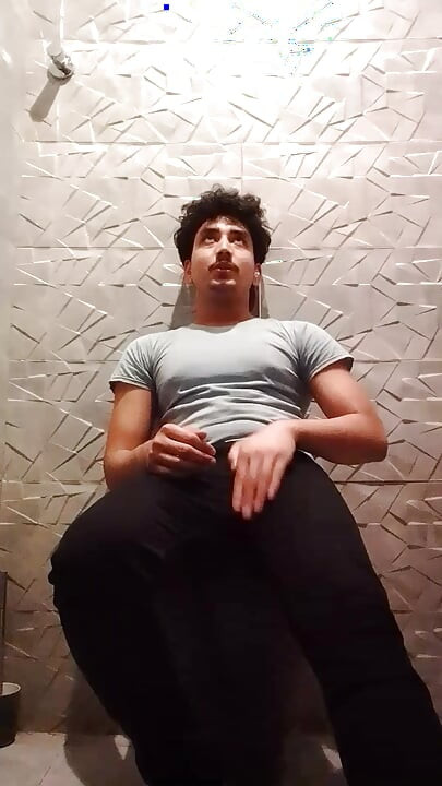 Is There Anyone Under 22 Who Can Satisfy My Thirst for a Hard Penis?