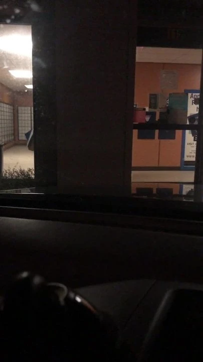 spllsngr checking the post office box