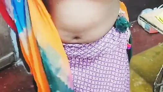 Desi bhabhi night fun with a toy