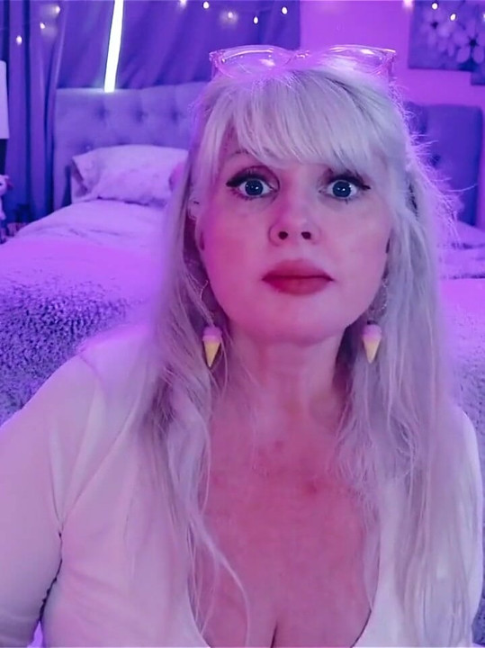 Mexican Pizza: Taco Bell Mukbang Here It Is