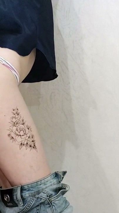 在没人在家的时候和我的继妹快速做爱 | 短片 1