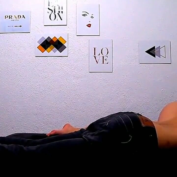 깊은 애널 섹스 중에 사정하는 핫한 여친