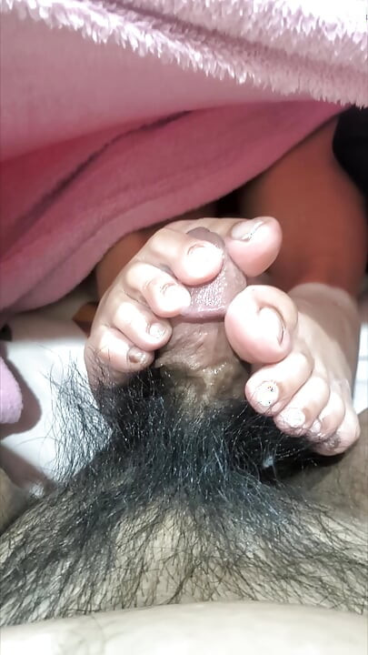 Debaixo das folhas este pinay tem dedos talentosos - 01