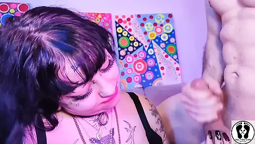 Lustvoller blowjob endet mit abspritzen auf die nase