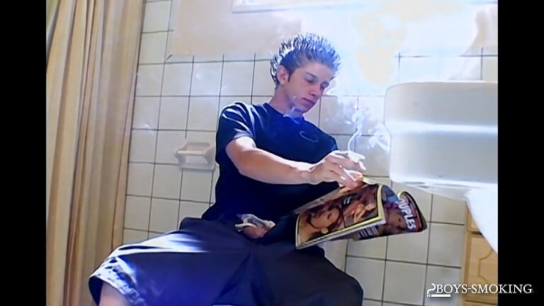 BoysSmoking: Ian Madrox uživa u solo vremenu i pušenja