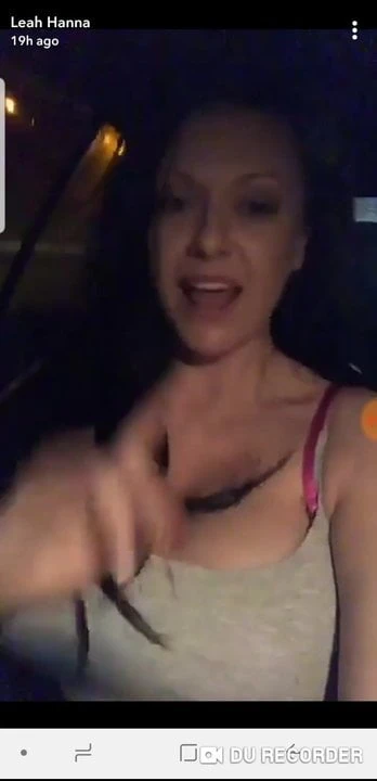Leah Hanna british bimbo