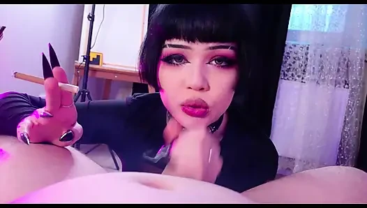 Emo kız arkadaş sakso çekiyor siyah saç işaret dövmeleri ev yapımı amatör bölüm 2