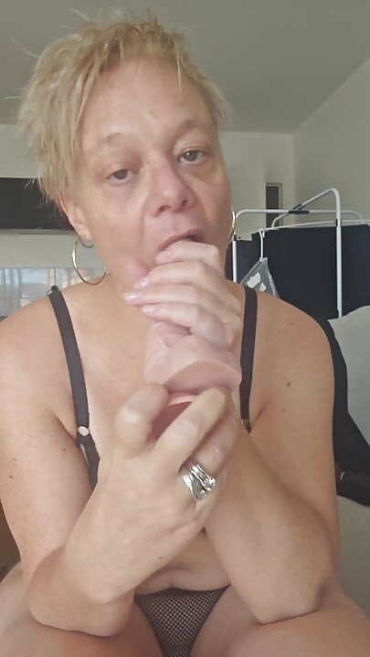 Un Momento En Solitario Ardiente Con Un Orgasmo Garantizado