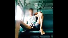 Tren istasyonu seksi Hintli eşcinsel uzun boylu kıllı yarak