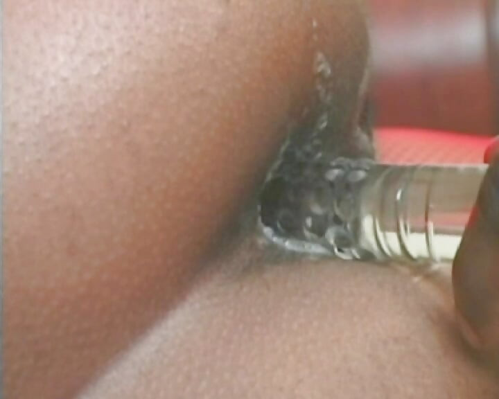 Bambola ebano francese prende cazzone nero nel culo