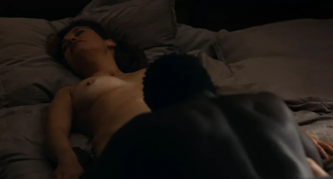 Emmanuelle Devos Nue dans Amin (2018)