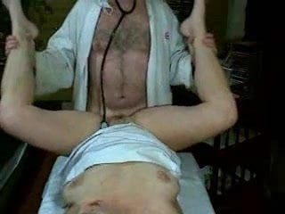 Women gets fucked by doctor