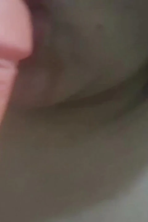 独自在家时变得饥渴