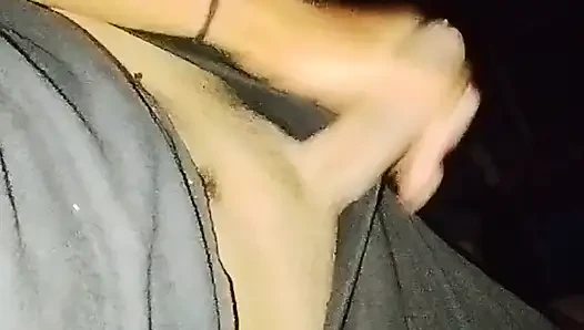 Onu emmeyi çok istiyorsun
