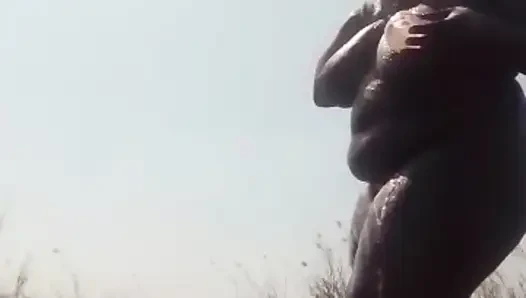 Afrikalı amatör büyük memeler köyde çıplak