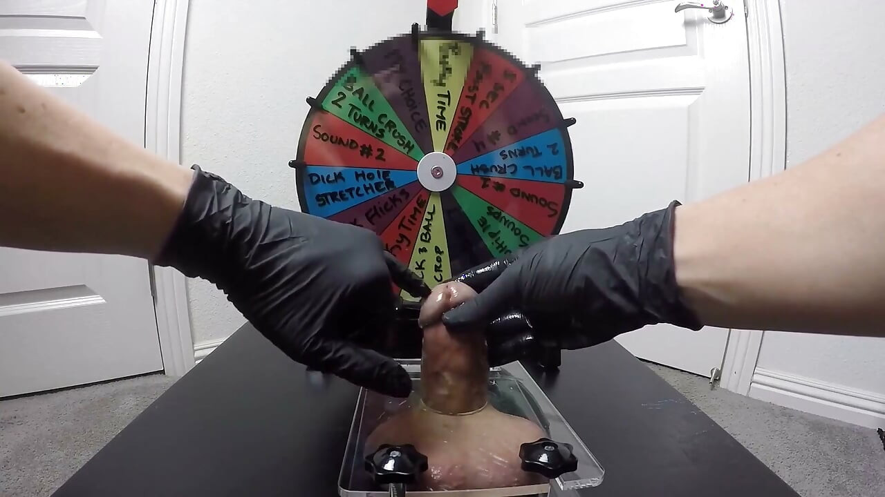 My Stepmom Plays Roulette with My Dick and Squeezes Out All the Juices