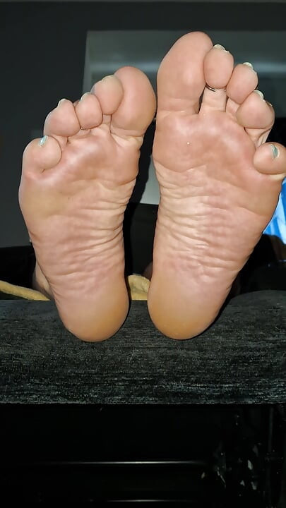 Showing off my feet again for those who like to watch