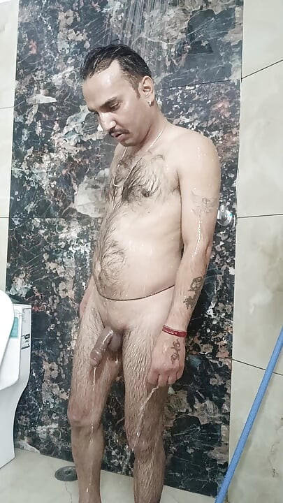 Indian desi police officer get sucked and shower with neighbour and army officer