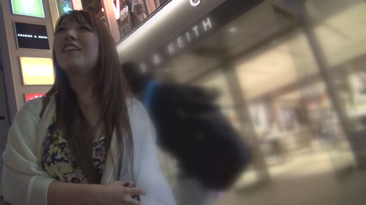 A174B05 Got a gal who was looking for swimsuit modeling work. Licking her soft, erotic body is tormented. A sexy woman confesses, "Sorry, my is all wet!"