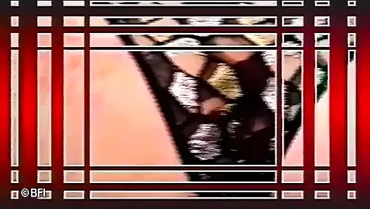 Игра со страданиями киски