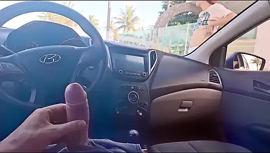 Riskli ateşli bir kadına yarağımı gösterdim, ama hoşuna gitti!