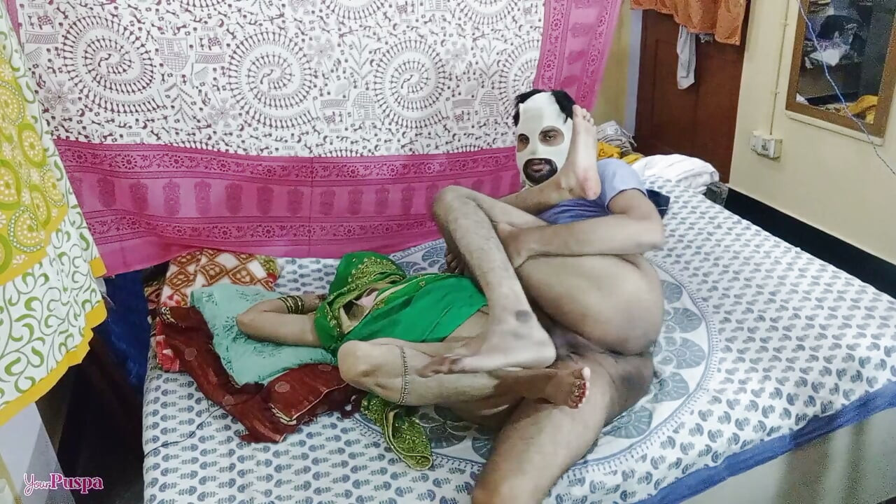 Padausi bhabi Puspa ko bhaga ke laya Lanlord stranger men fuck guest wife she is stay on night