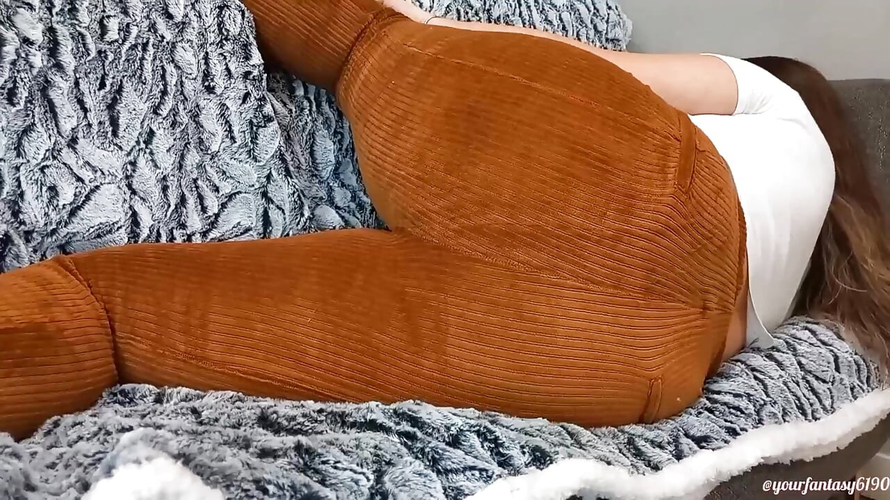 kordooroy paint men bari gand paadti hai
