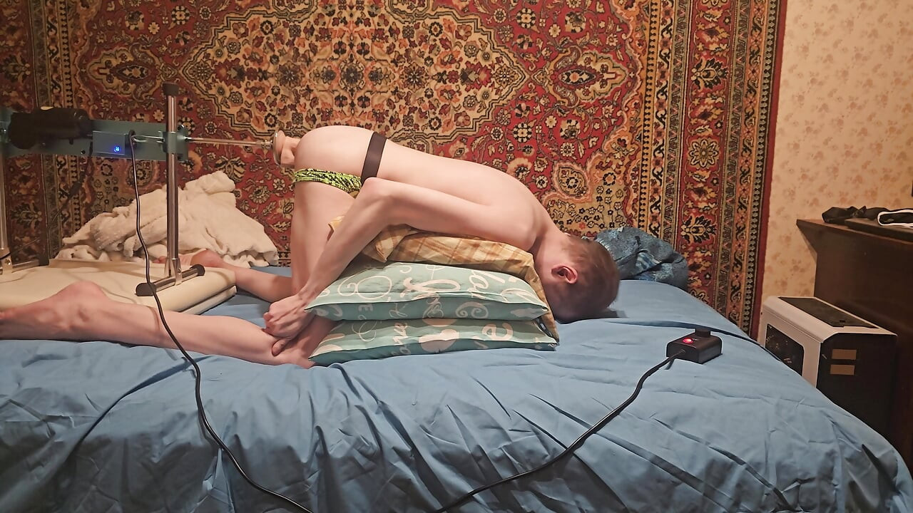 Sasha Earth ass fucking machine solo amateur homemade