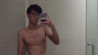 Orang asia homo ganteng wanking nya besar kemaluan untuk cam (21&#39;&#39;)