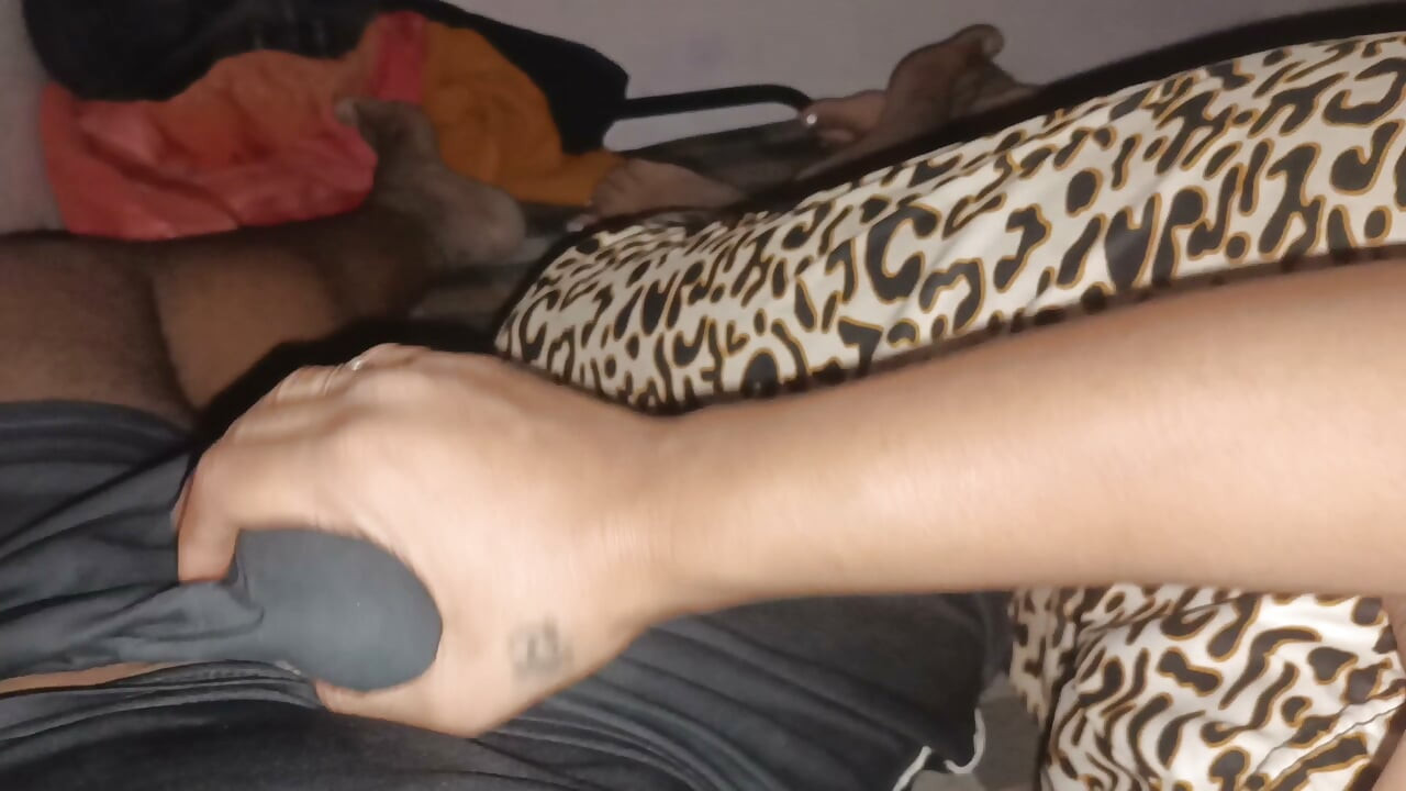 Soteli bahan ko chusvaya or boobs pr pani nikala