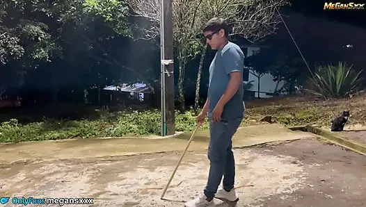 Komşum beni çok zengin sikmek için gözlerini kör etti.