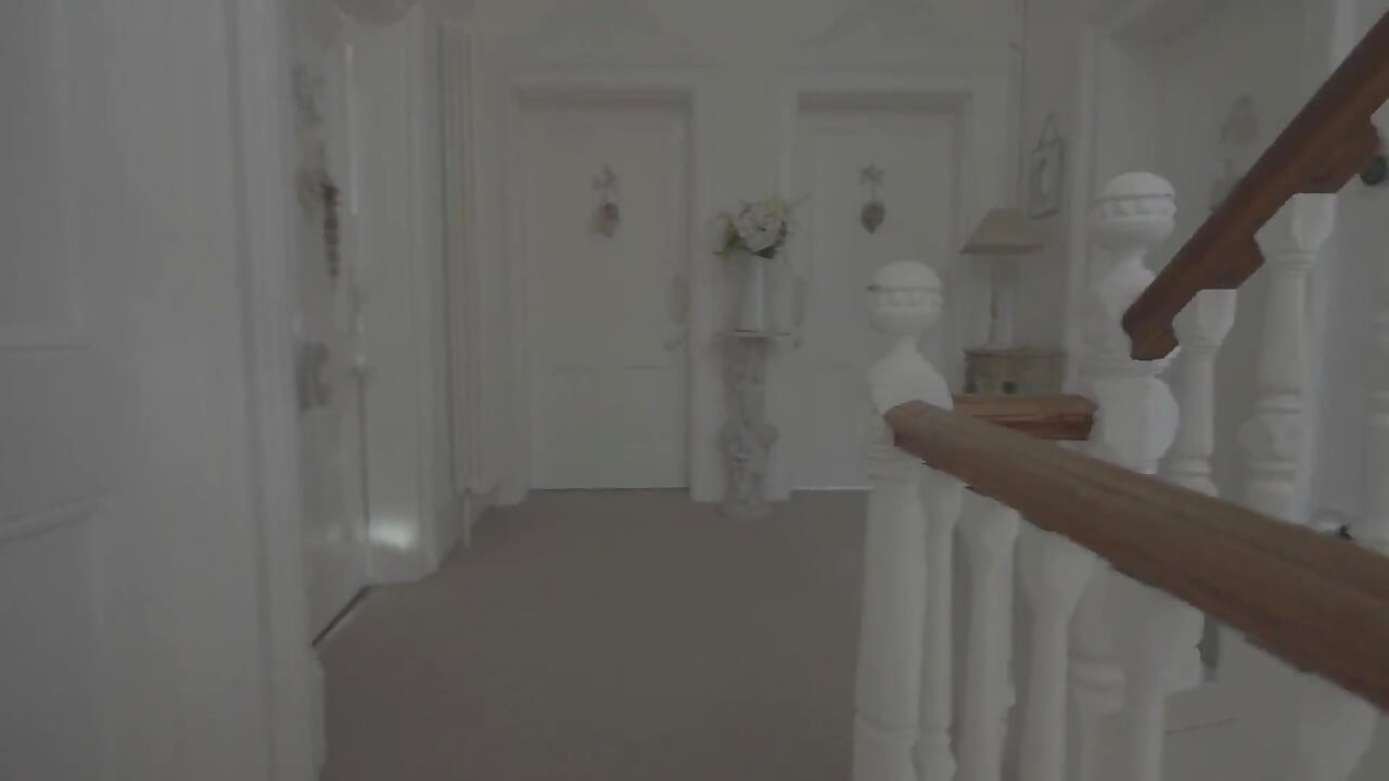 Jebanie na dachu z seksowną rudą GILF Andi James