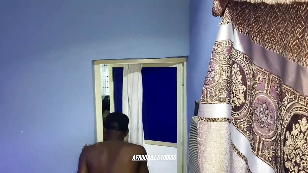 getmain ghar ki larki ko shovar dekhte hue pakra gaya phir uski tang viry ki chudaee aur choot men viry