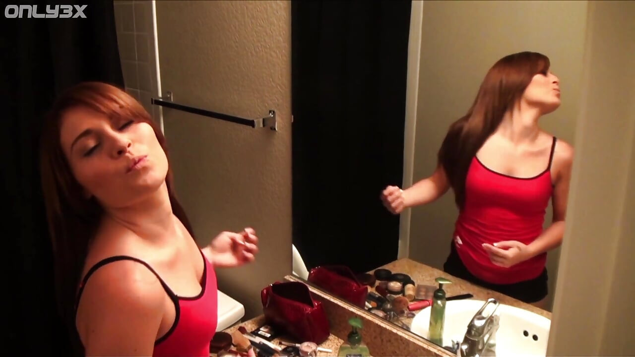 ブリン・ジェイは彼氏の大きなチンポをセックスし、しゃぶるのが大好きです