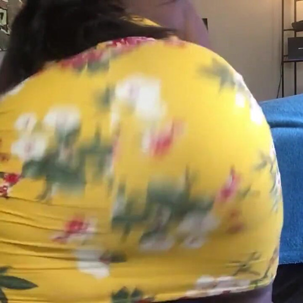 Diana kotor twerking bahagian 2 dalam gundres kuning